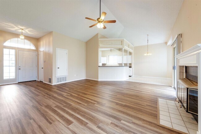 Photo - 14504 Sandy Side Dr