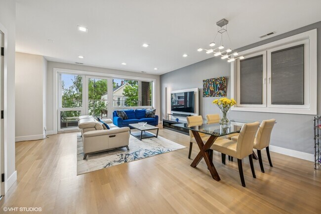 Photo - 2149 W Belmont Ave Unidad 2E