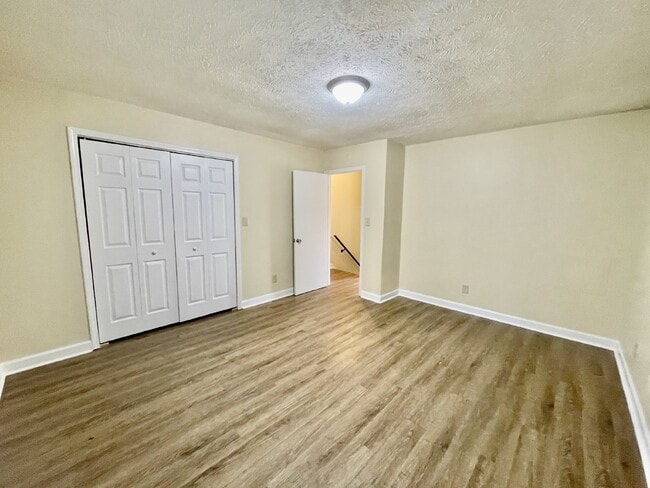 Photo - 2 bedroom, 1.5 bathroom townhome in Creeks Edge. Accepts Section 8.