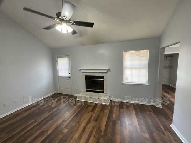 Photo - 1635 Latham Ct