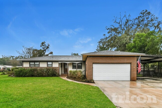 Photo - 8588 Lamanto Ave N