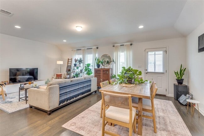 Photo - 809 S San Marcos St