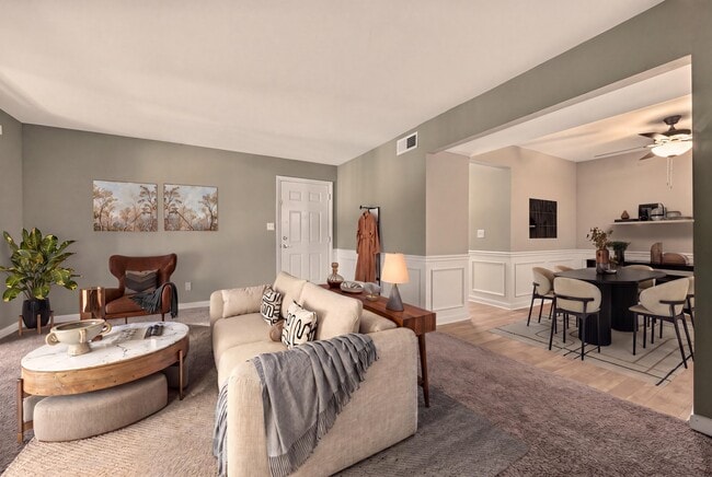700 Riverchase Apartments