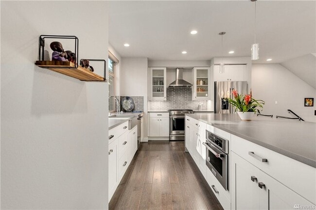 Stunning modern townhome 3 bedroom 3 bath ... - Stunning modern townhome 3 bedroom 3 bath ...