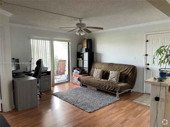 Building Photo - 450 Palm Cir W Unit 307 Rental