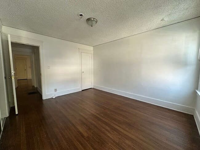 full-size bedroom#1 - 120 N Berendo St Unit 120