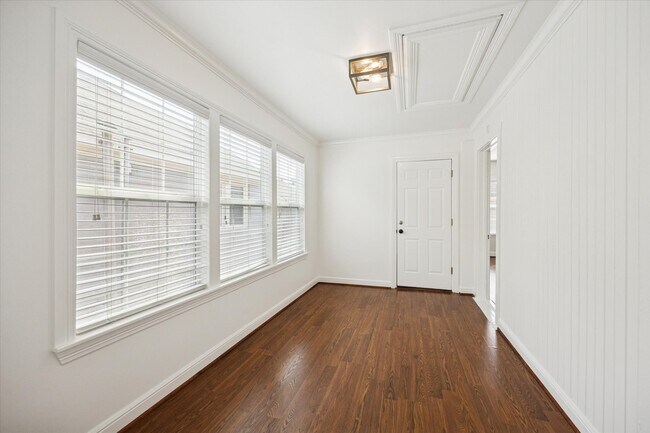 Photo - 2043 Colquitt St