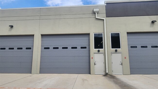 Building Photo - 1435 FM 1463 Unit E7