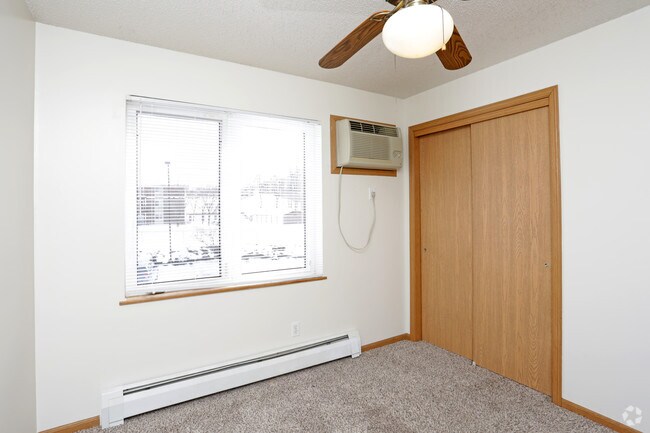 2BR, 1.5BA - 864 SF - Bedroom