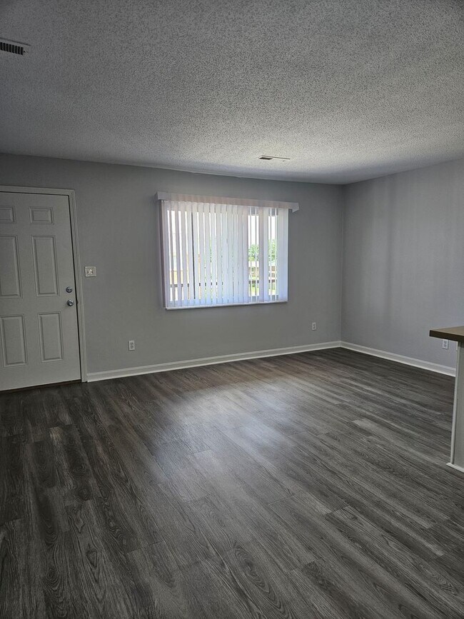 Photo - Green Valley Apartments Unidad Apt #18