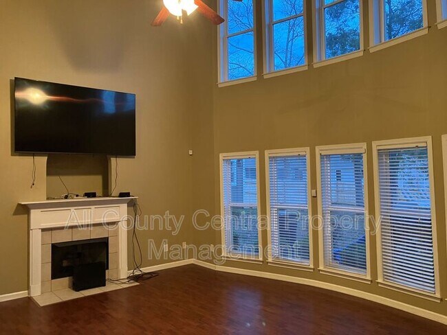 Photo - 8038 Mary Alice Way