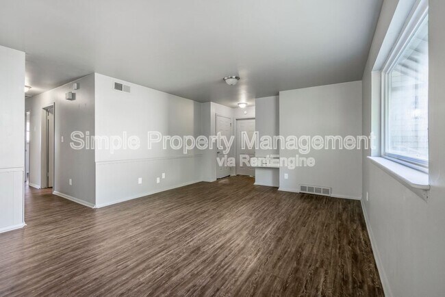 Photo - 3221 Beechwood Dr