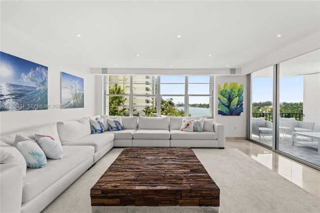 Photo - 5640 Collins Ave Unidad 4D
