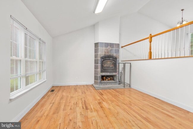 Photo - 53 Bloomington Ln