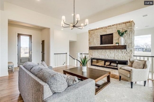 Photo - 113 N Ciderbluff St