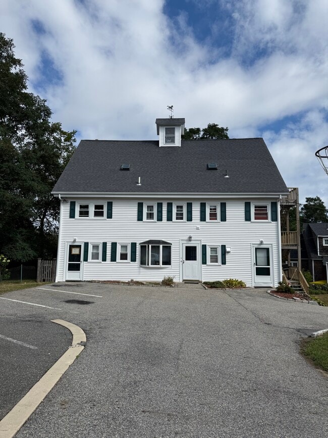 Building Photo - 11R South St Unit 2 L