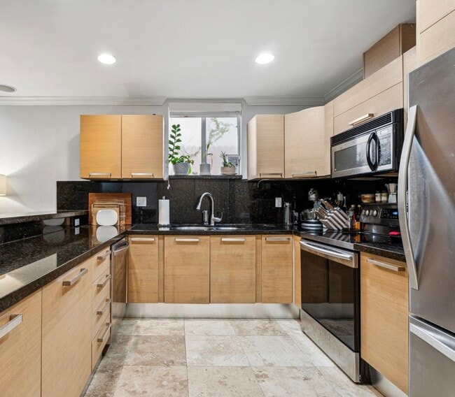 Photo - 3168 Ohio St