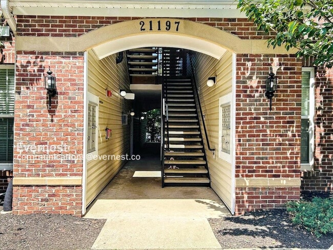 Photo - 21197 McFadden Square Unit 203