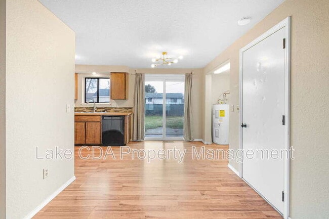 Photo - 1613 E Park Ln