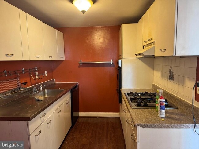 Photo - 4600 Duke St Unit 617