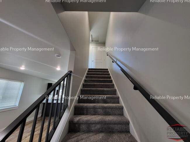 Photo - 1612 Hannah Ln