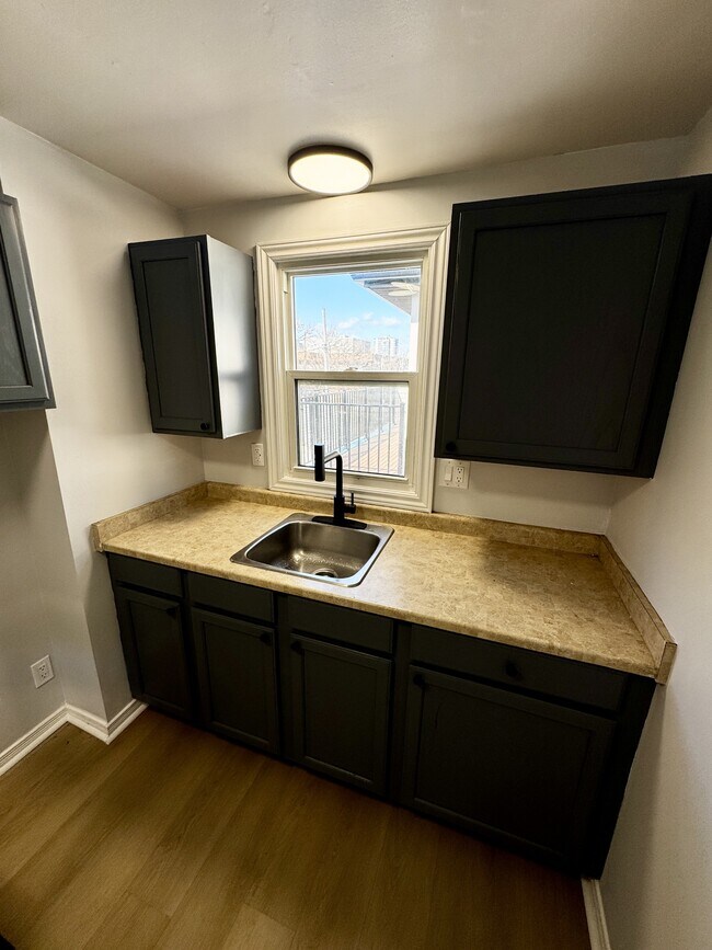 Photo - 491 Church St Unit 2