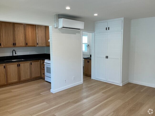 Building Photo - 3774 Tuller Ave Unit 3774 Rental