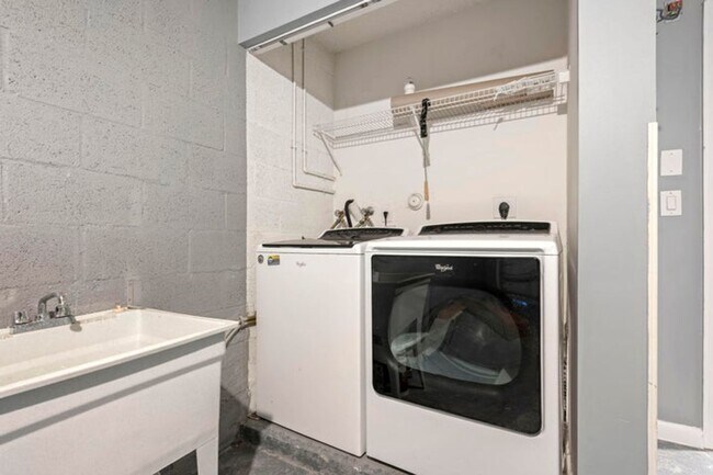 Photo - 3464 Commodore Ct