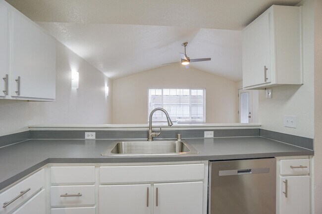 Photo - White Peaks Townhomes