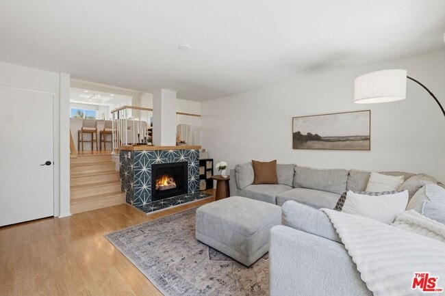 Photo - 2112 Warfield Ave Unidad 9