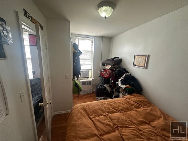 Photo - 35 STREET Unit 3B