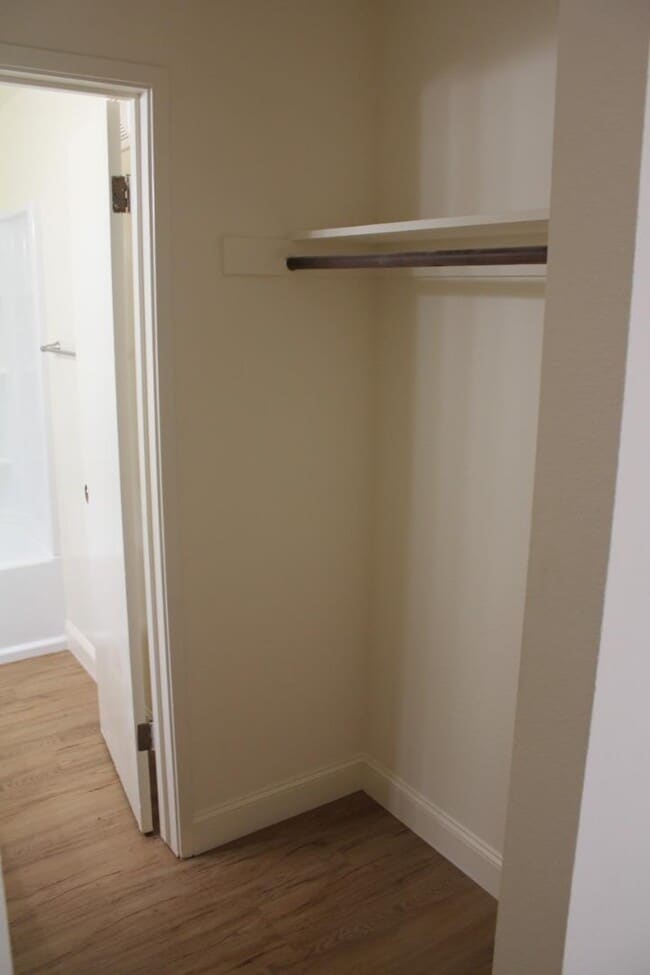 Photo - 109 Piccadilly Pl