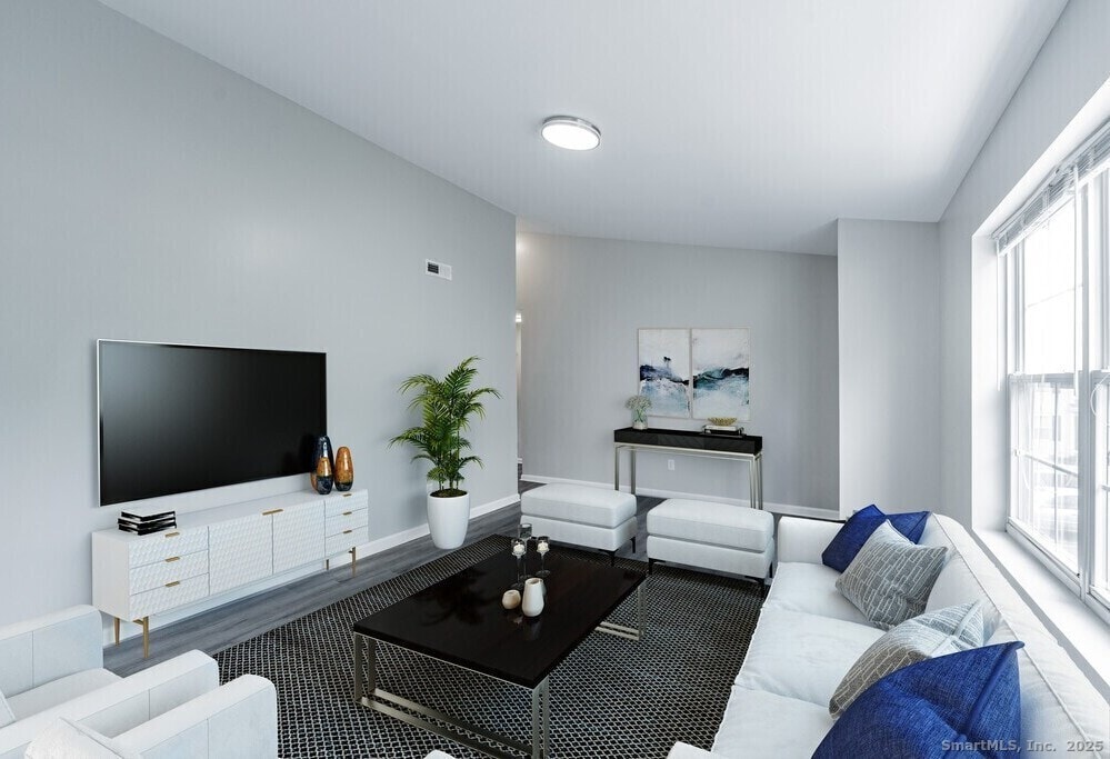 Photo - 253 W River St