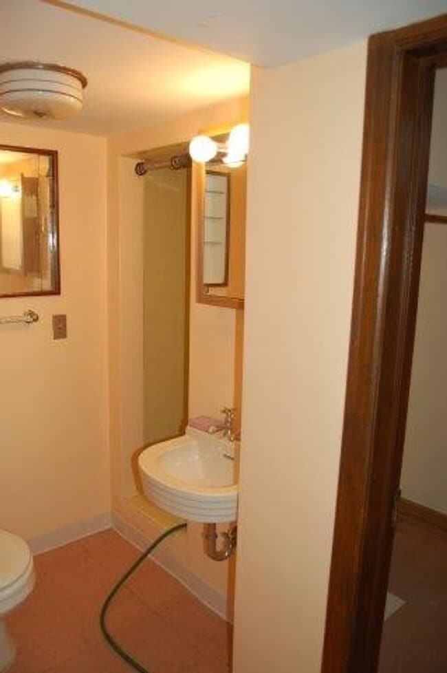 Photo - The Lamp House - 4 Br., 3 Bath Home  Available 8/15/2026-8/14/2027