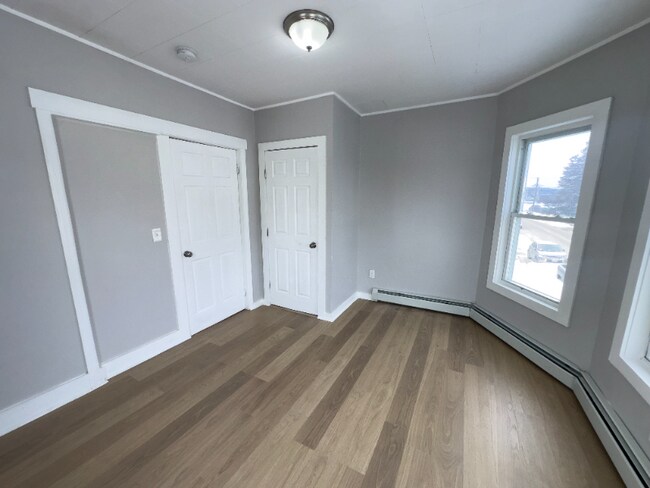 Photo - 267 Silver St Unit 2