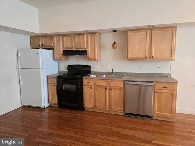Photo - 2025 N 18th St Unit 2