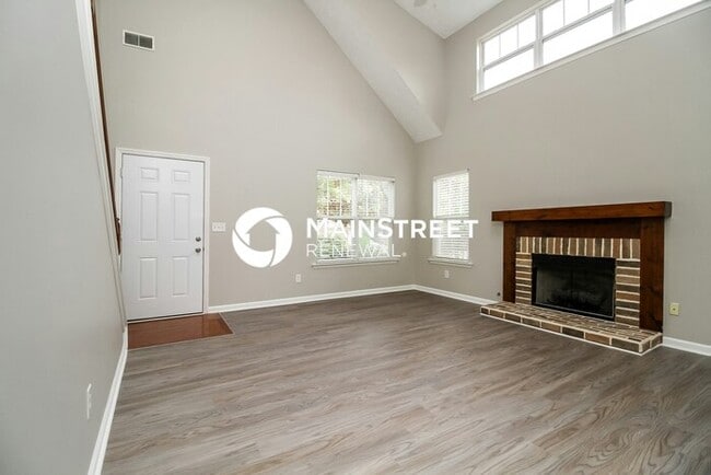 Photo - 4 Bedroom Pet-Friendly Home in Spring Hill, TN with Main Street Renewal