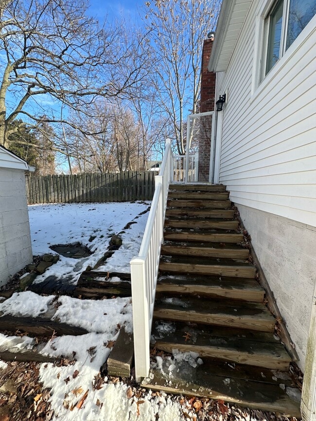 Photo - 809 Lakewood Blvd