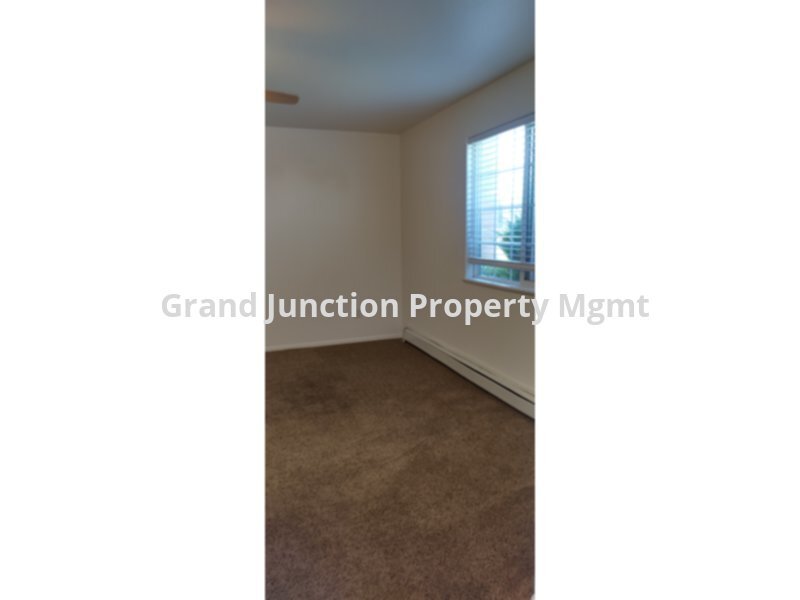 New Paint &amp; New Carpet! - New Paint & New Carpet!