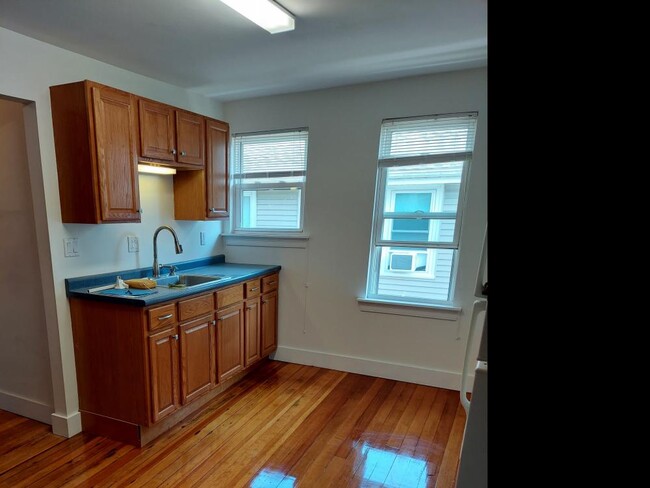 Building Photo - 1 bedroom in Quincy MA 02171 Unit 2 Rental