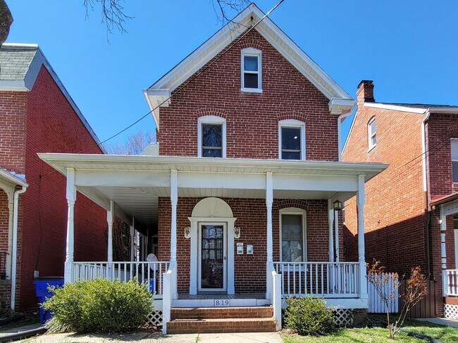 Building Photo - Motter Ave Unit #1