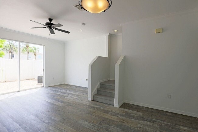 Photo - Forest Lake Townhomes 3629-102 Unidad 3629 Pine Oak Circle, 102
