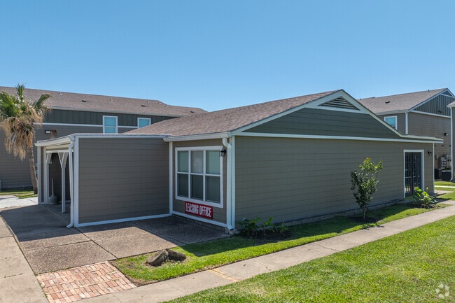 Oficina de arrendamiento - Midtown Apartments