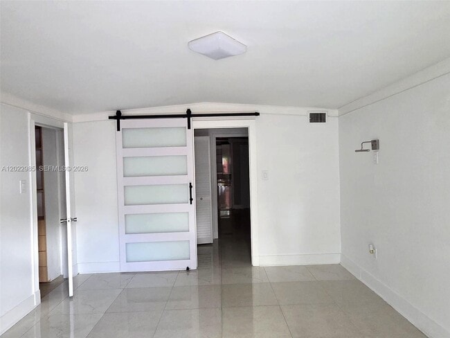 Photo - 1310 N 70th Way Unidad 1