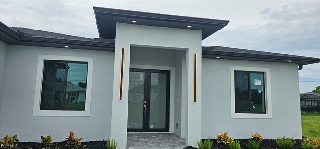 Photo - 402 NW 10th St