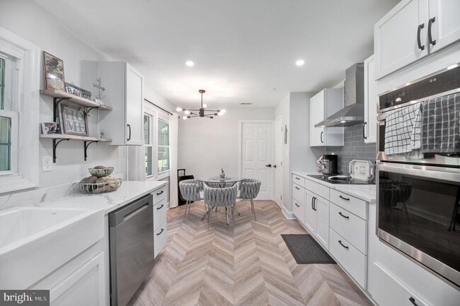 Building Photo - 8812 Churchfield Ln