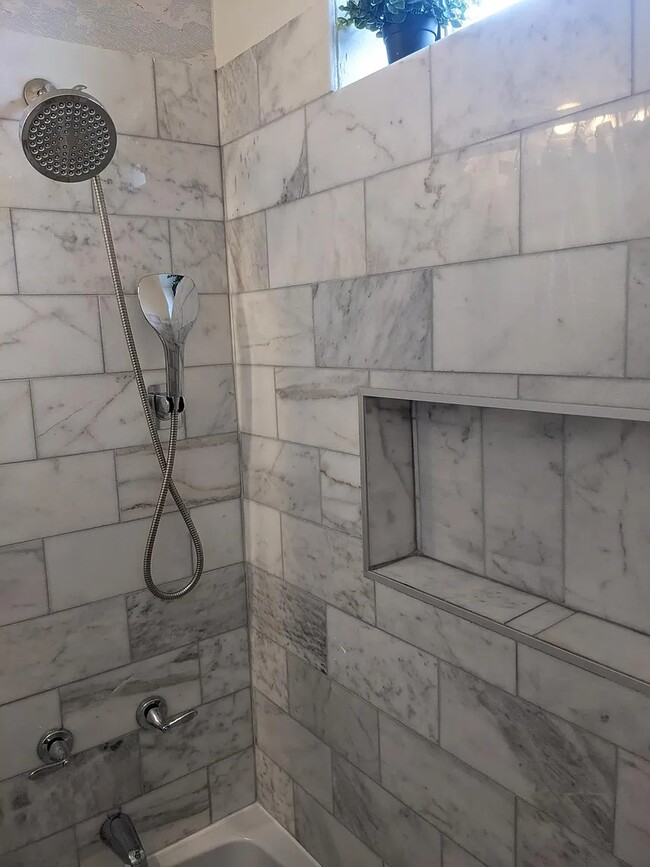 Photo - 5459 S Ingleside Ave Unit 5459 S Ingleside Ave #3S