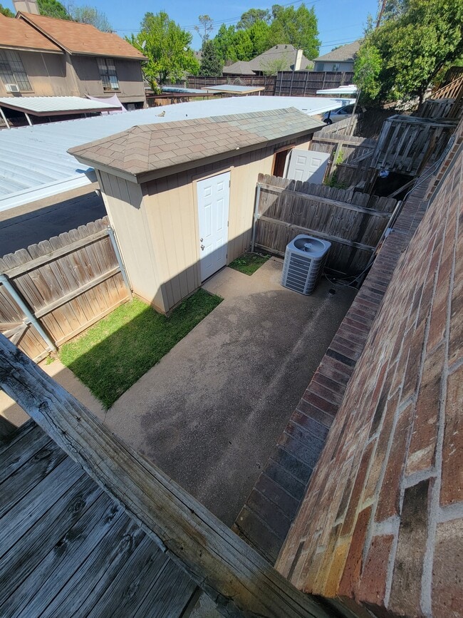 Photo - 612 Lillard Rd