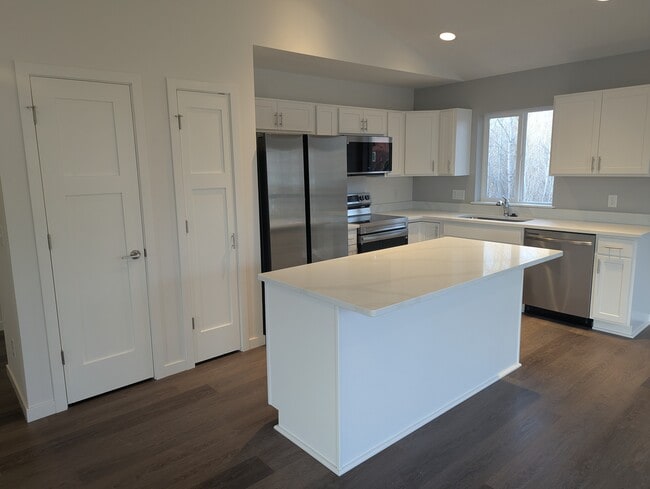 Photo - 132 Chalet Dr