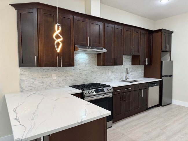 Building Photo - 527 Union Ave Unit 1i